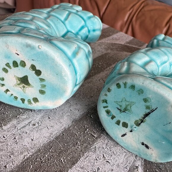 Vintage Pair of Turquoise Glazed Coral Vases - Picture 8 of 9